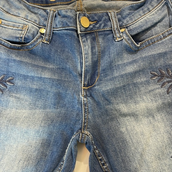 SEVEN 7 SIZE 6 Blue Embroidered Women's Jeans.Slight stretching on front see pic - Picture 4 of 12